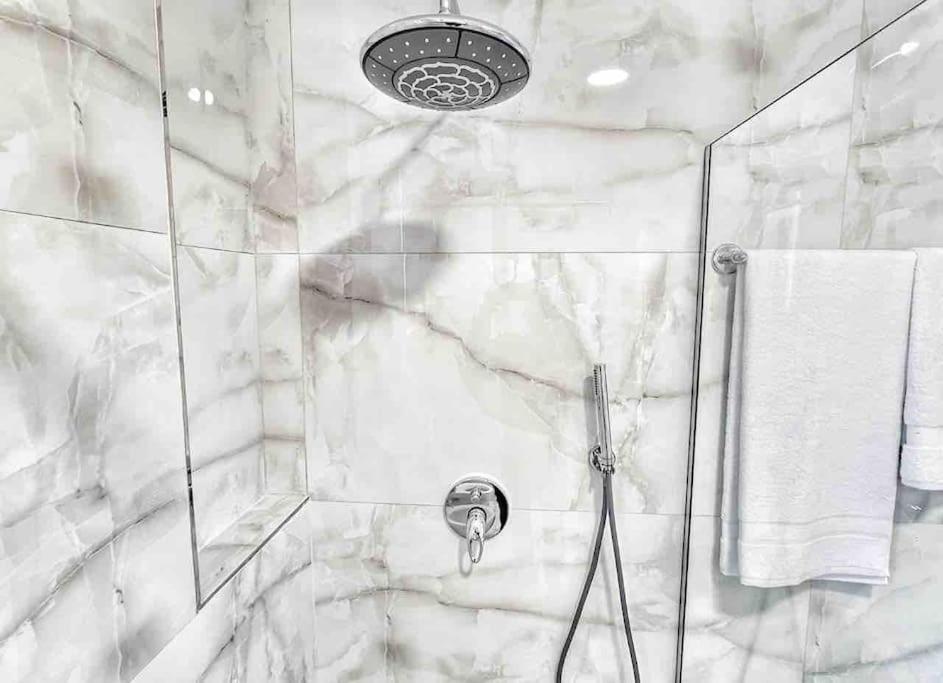 53° Bs Skanderbeg Center Comfort Apartman
