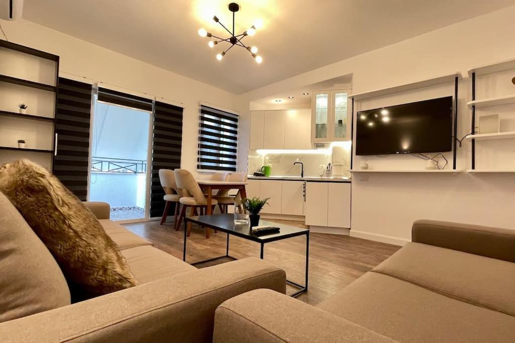 53° Bs Skanderbeg Center Comfort Apartman